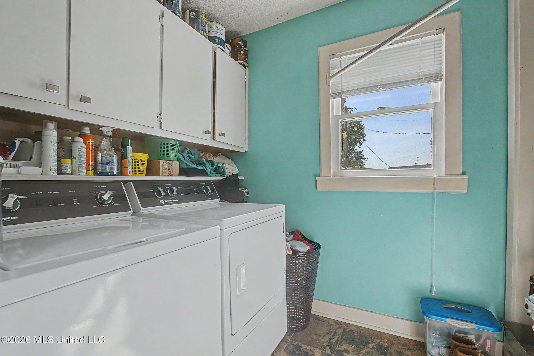 12911 Star Landing Road Lake Cormorant, MS 38641 - Photo 18 of 54 Laundry room