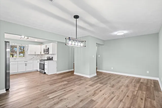 $199,900 | 10 East Locust Street, Ashmore, IL 61912