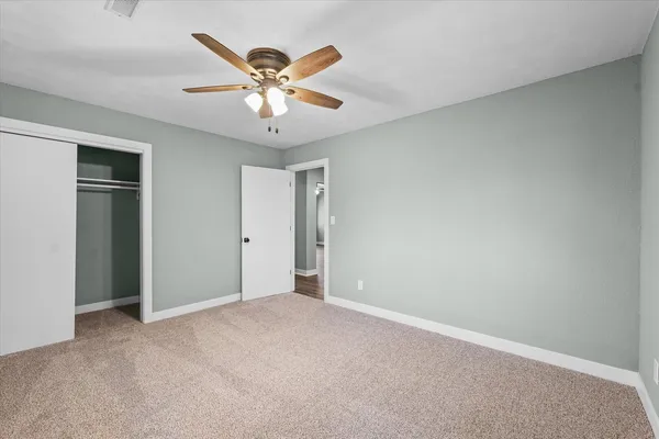 $184,900 | 10 East Locust Street, Ashmore, IL 61912