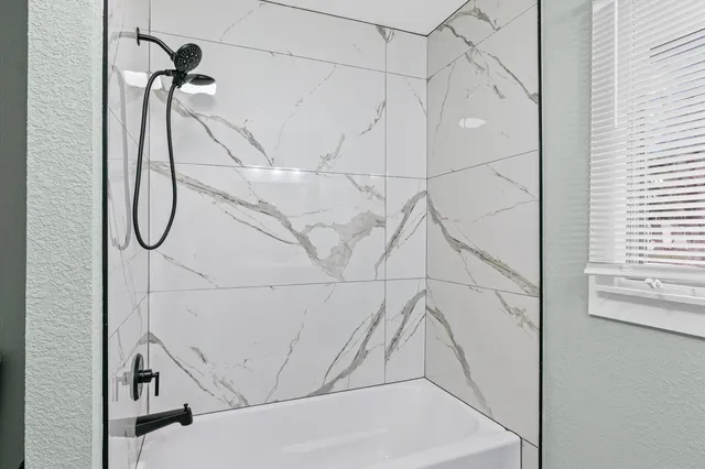 $199,900 | 10 East Locust Street, Ashmore, IL 61912