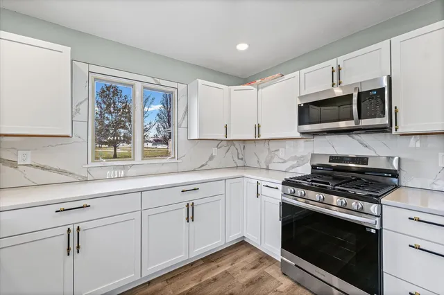 $199,900 | 10 East Locust Street, Ashmore, IL 61912