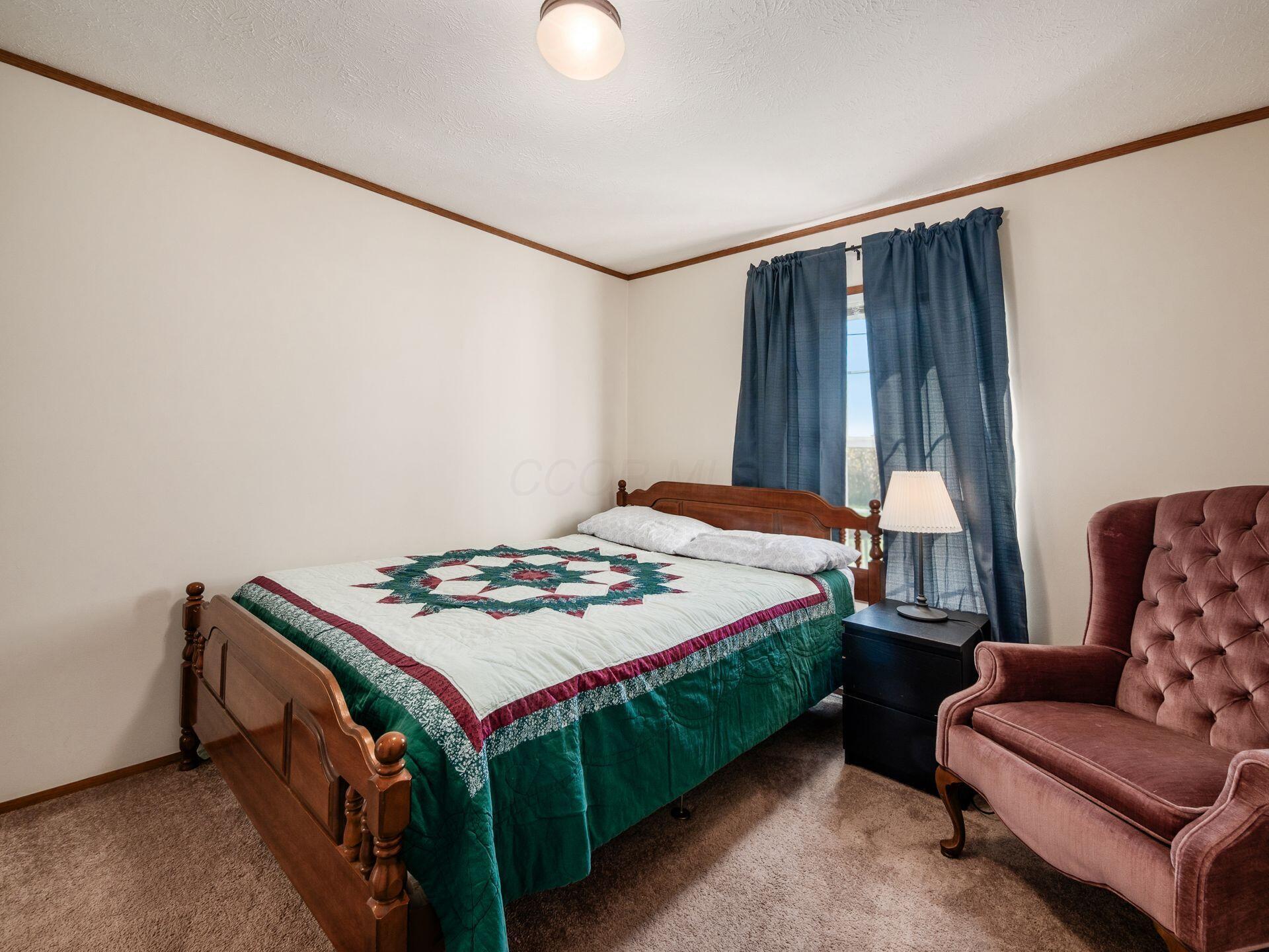 4395 Julian Road Southwest Lancaster, OH 43130 - Photo 20 of 43 Second bedroom