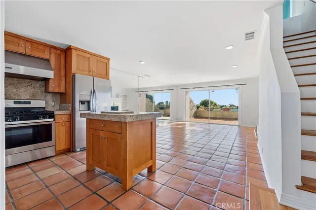 $1,050,000 | 28711 Pacific Coast, Unit 19, Malibu, CA 90265