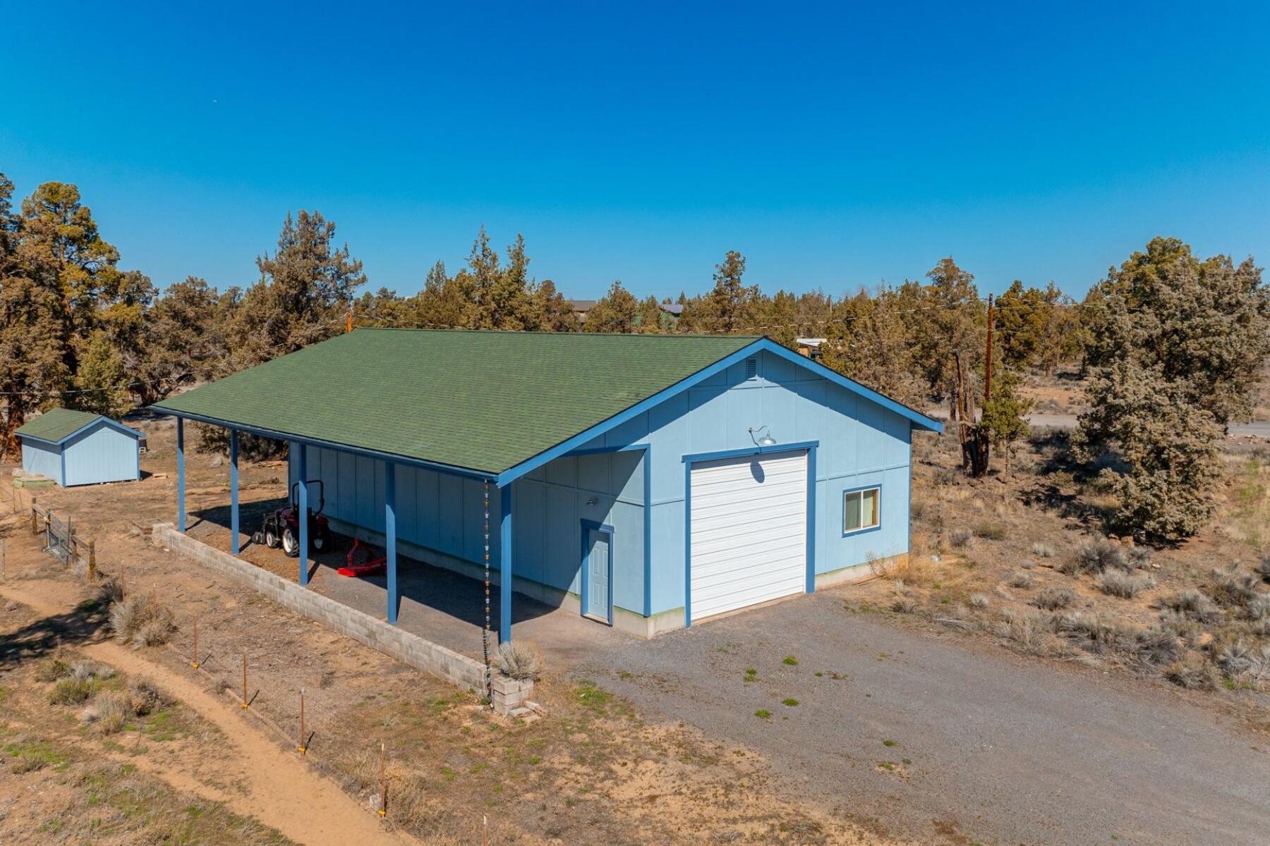 62845 Deschutes Road Bend, OR 97701 - Photo 3 of 33 Large Shop