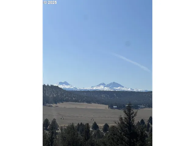 a view of roof and window