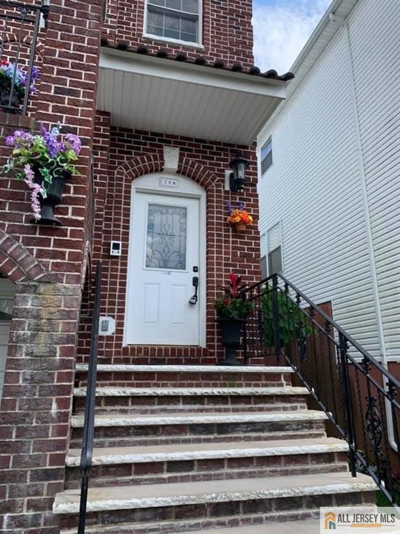 728 Linden Avenue, Unit 2 Elizabeth, NJ 07202 - Photo 2 of 17