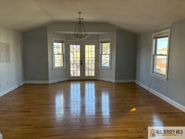 $2,750 | 728 Linden Avenue, Unit 2, Elizabeth, NJ 07202