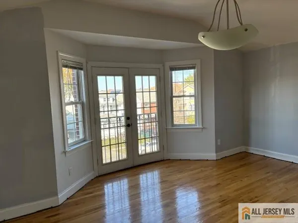 $2,750 | 728 Linden Avenue, Unit 2, Elizabeth, NJ 07202