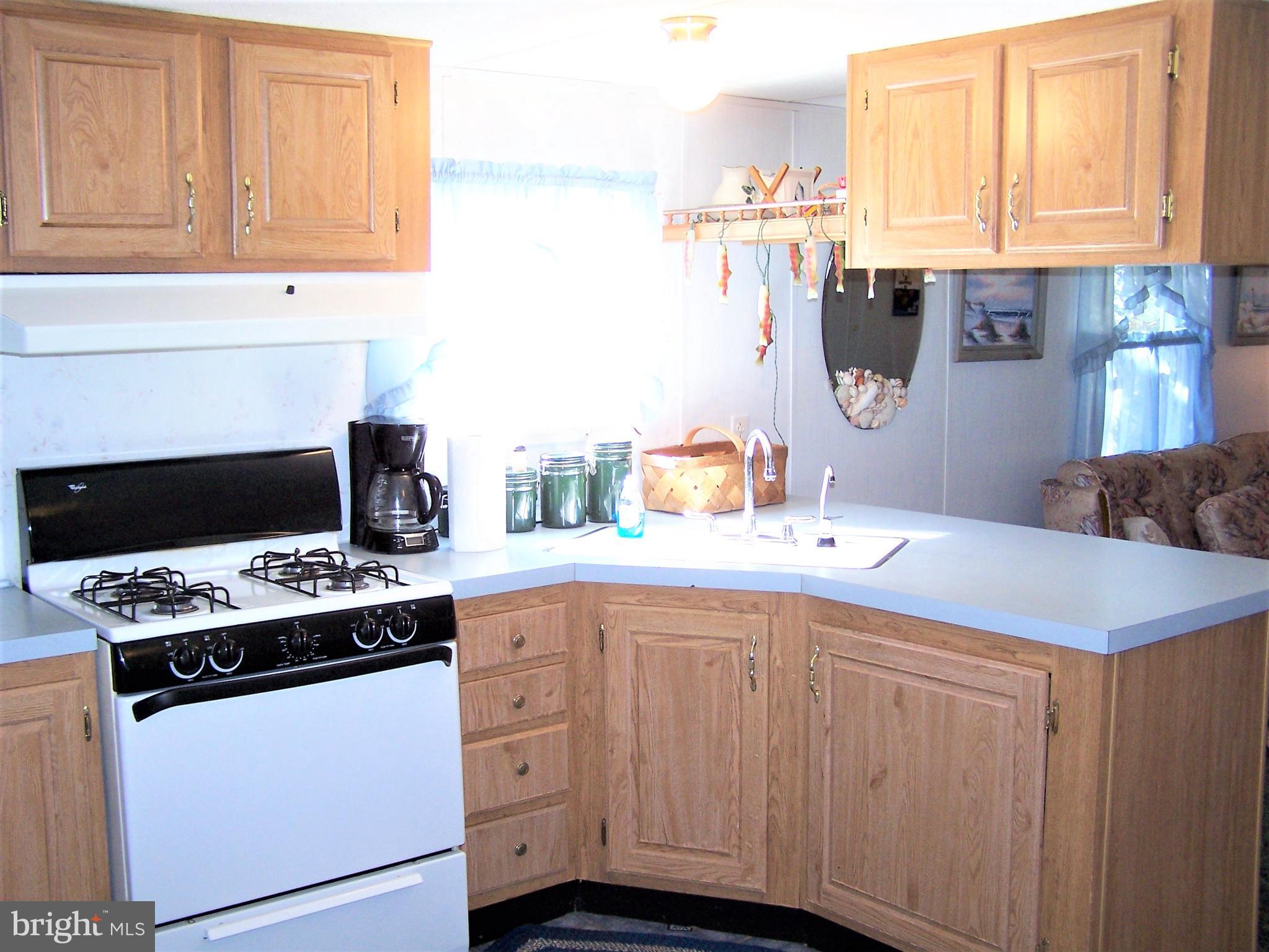 13334 Nantucket Road Ocean City, MD 21842 - Photo 13 of 40 Kitchen w/ Breakfast Bar
