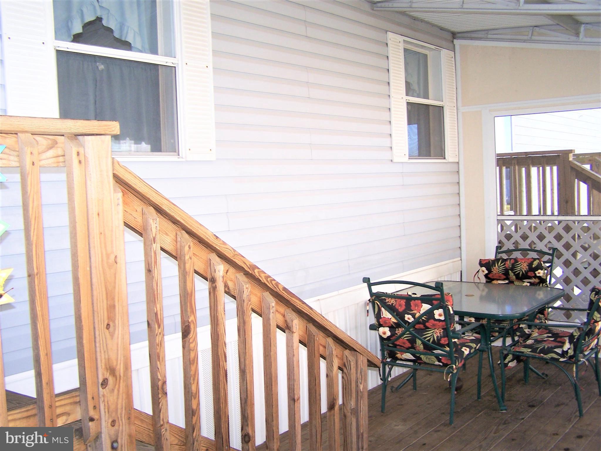 13334 Nantucket Road Ocean City, MD 21842 - Photo 8 of 40 Inside Porch