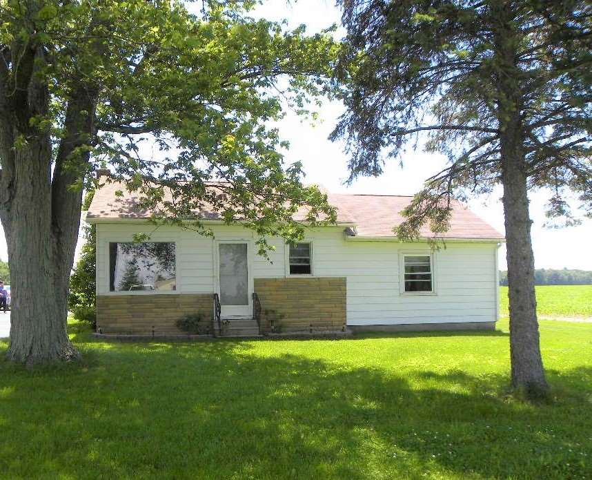 7305 West Gary Road Chesaning, MI 48616 - Photo 1 of 25 31385717.JPG