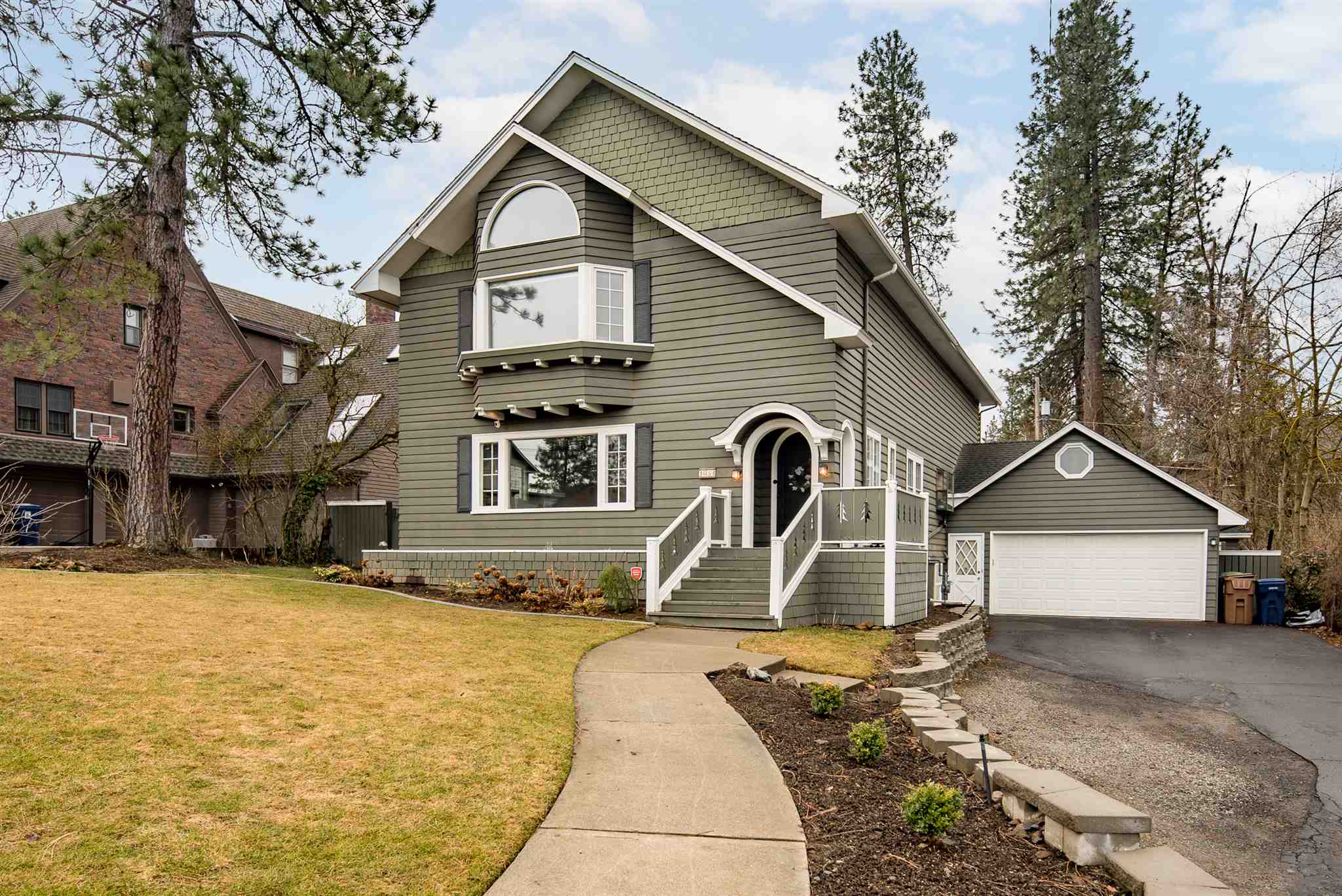 1034 East Overbluff Road Spokane, WA 99203 - Photo 1 of 40 Gallery Image 1