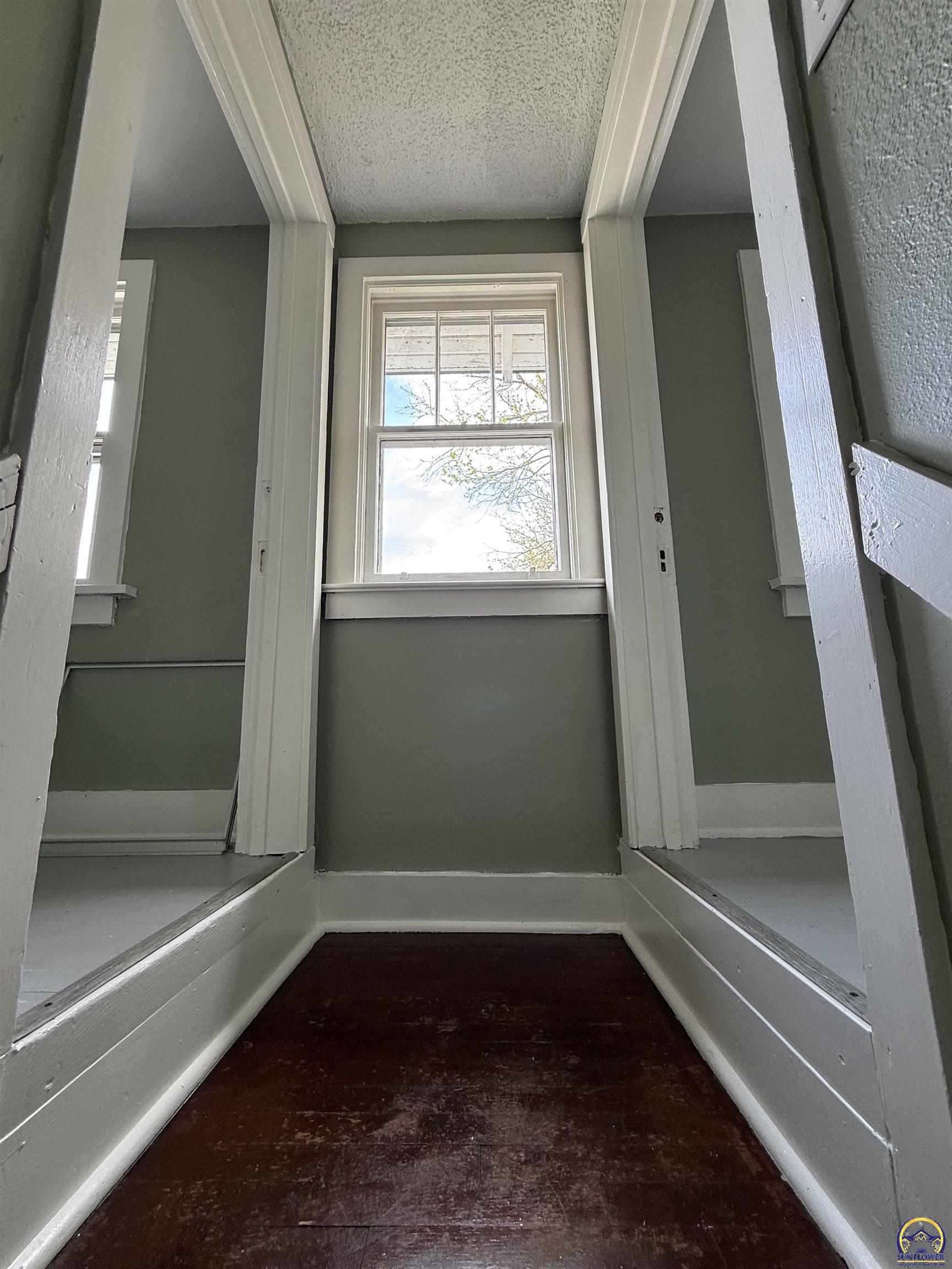1222 Southwest Lane Street Topeka, KS 66604 - Photo 11 of 23