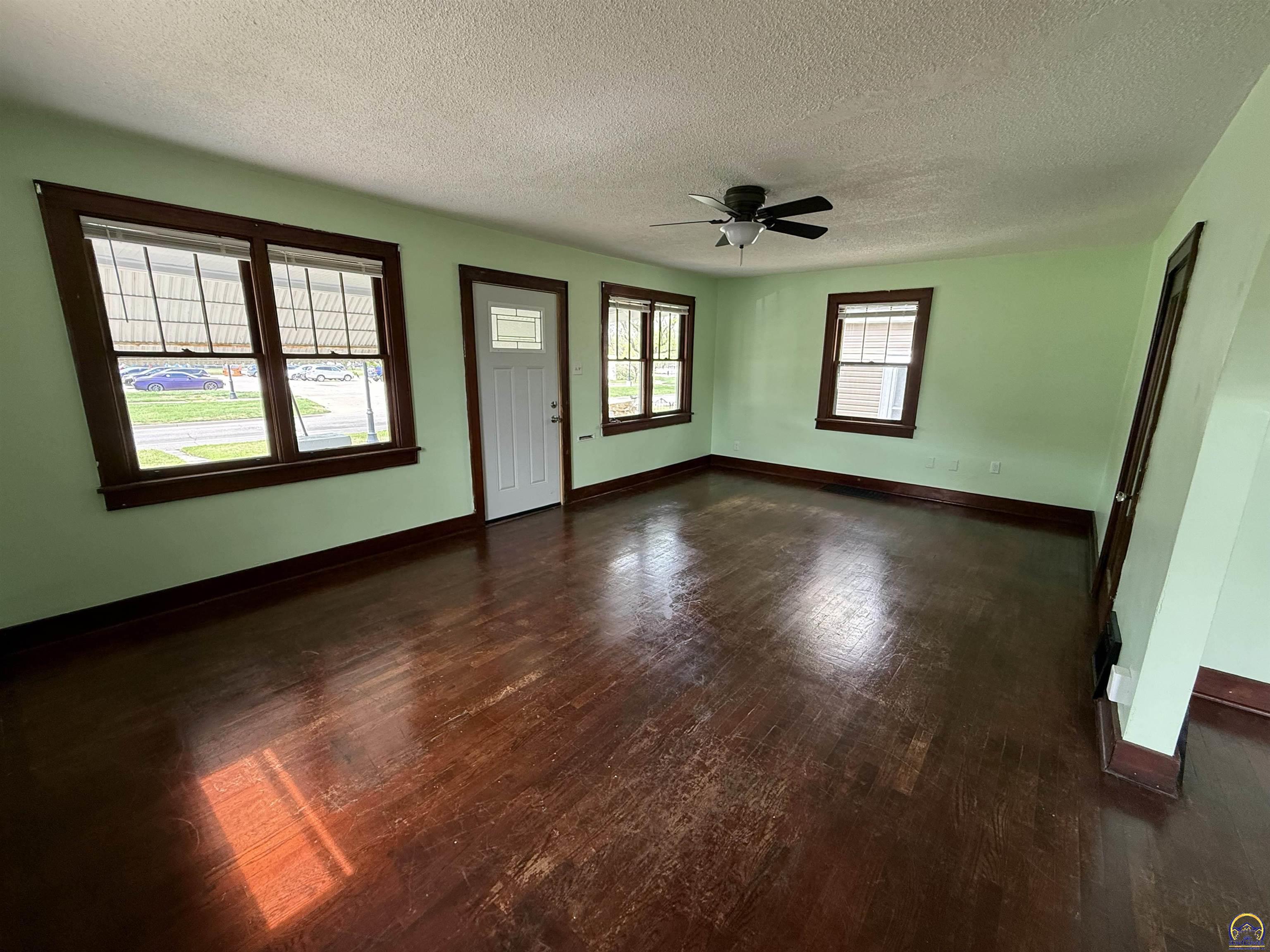 1222 Southwest Lane Street Topeka, KS 66604 - Photo 3 of 23