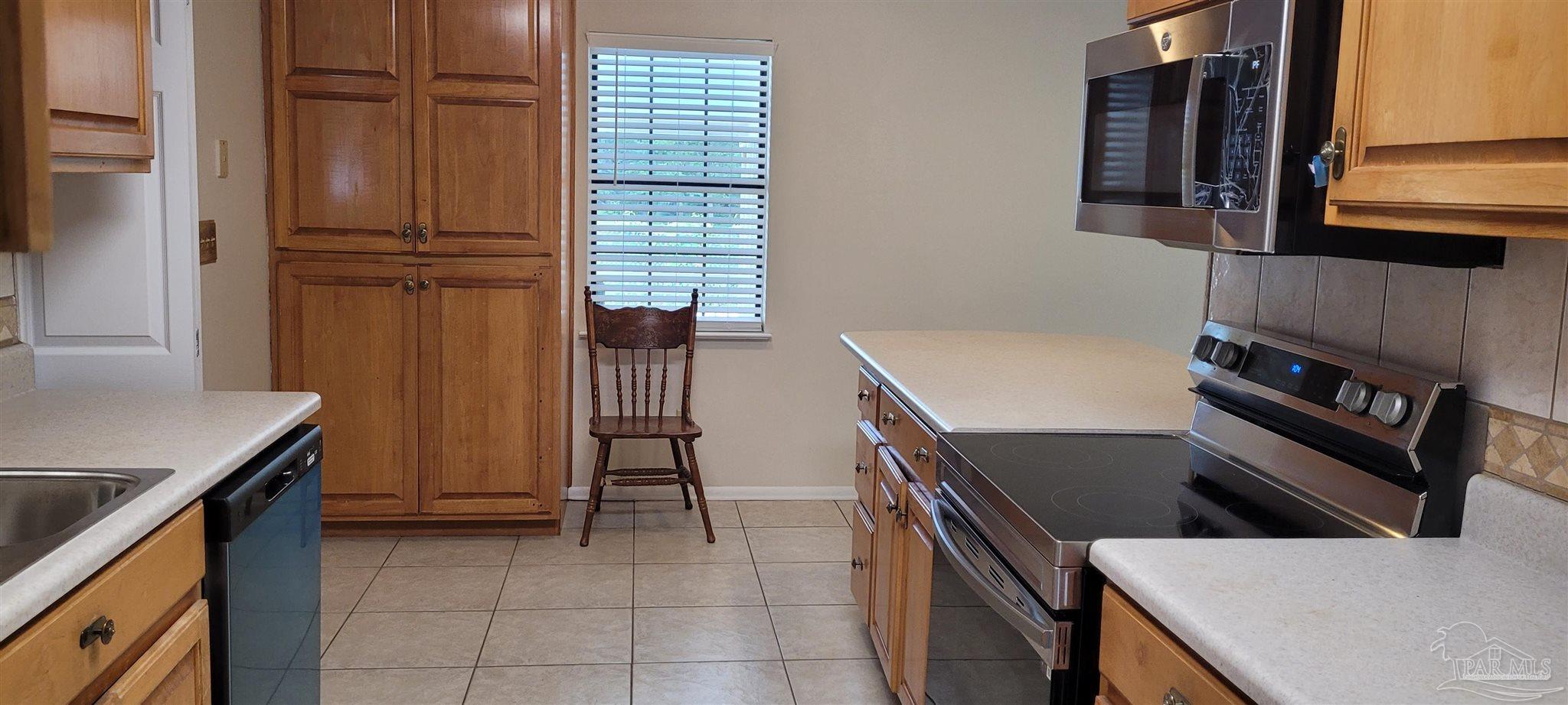 4381 Chestnut Road Molino, FL 32577 - Photo 10 of 36 Gallery Image 10