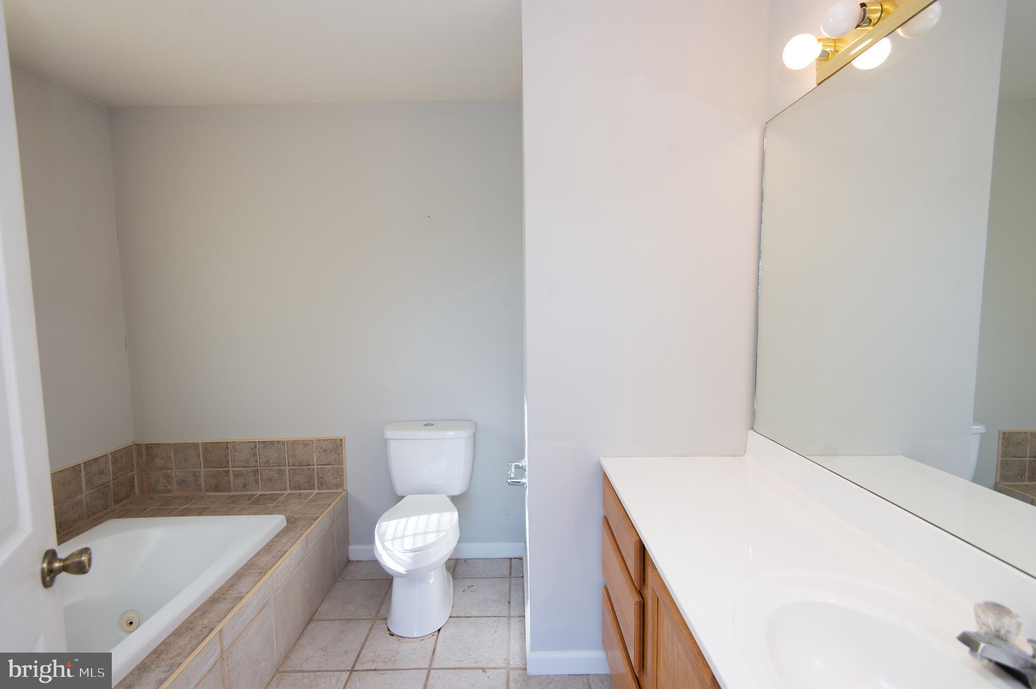4321 Dolby Farm Road Hurlock, MD 21643 - Photo 22 of 35 full bath off master bedroom