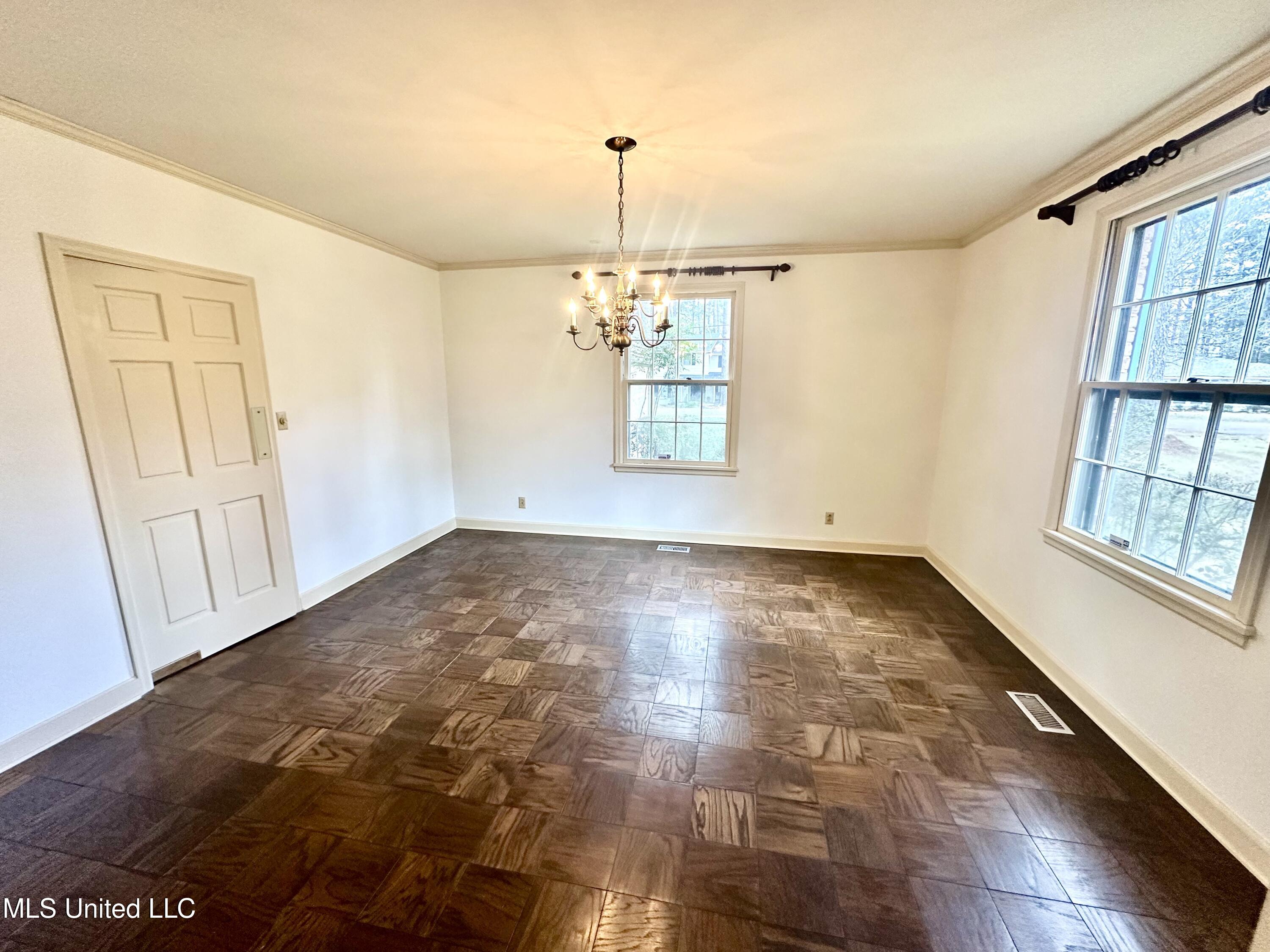 400 Charles Street Brookhaven, MS 39601 - Photo 43 of 49 new dining 1