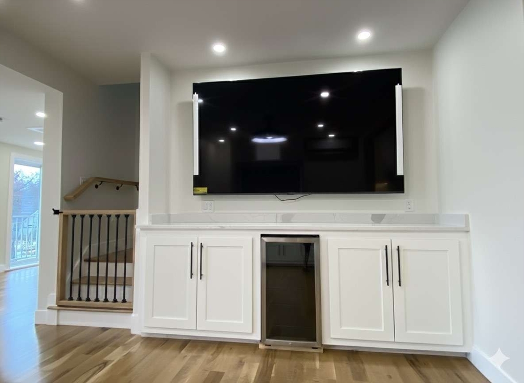 30 Russell Road, Unit 30 Chelmsford, MA 01863 - Photo 6 of 20 a view of entryway with microwave