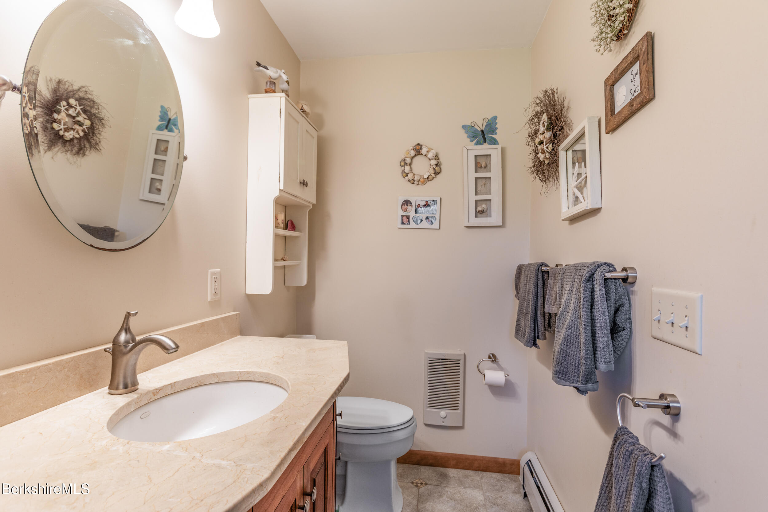 329 Dublin Road Richmond, MA 01201 - Photo 15 of 46 Primary Bathroom