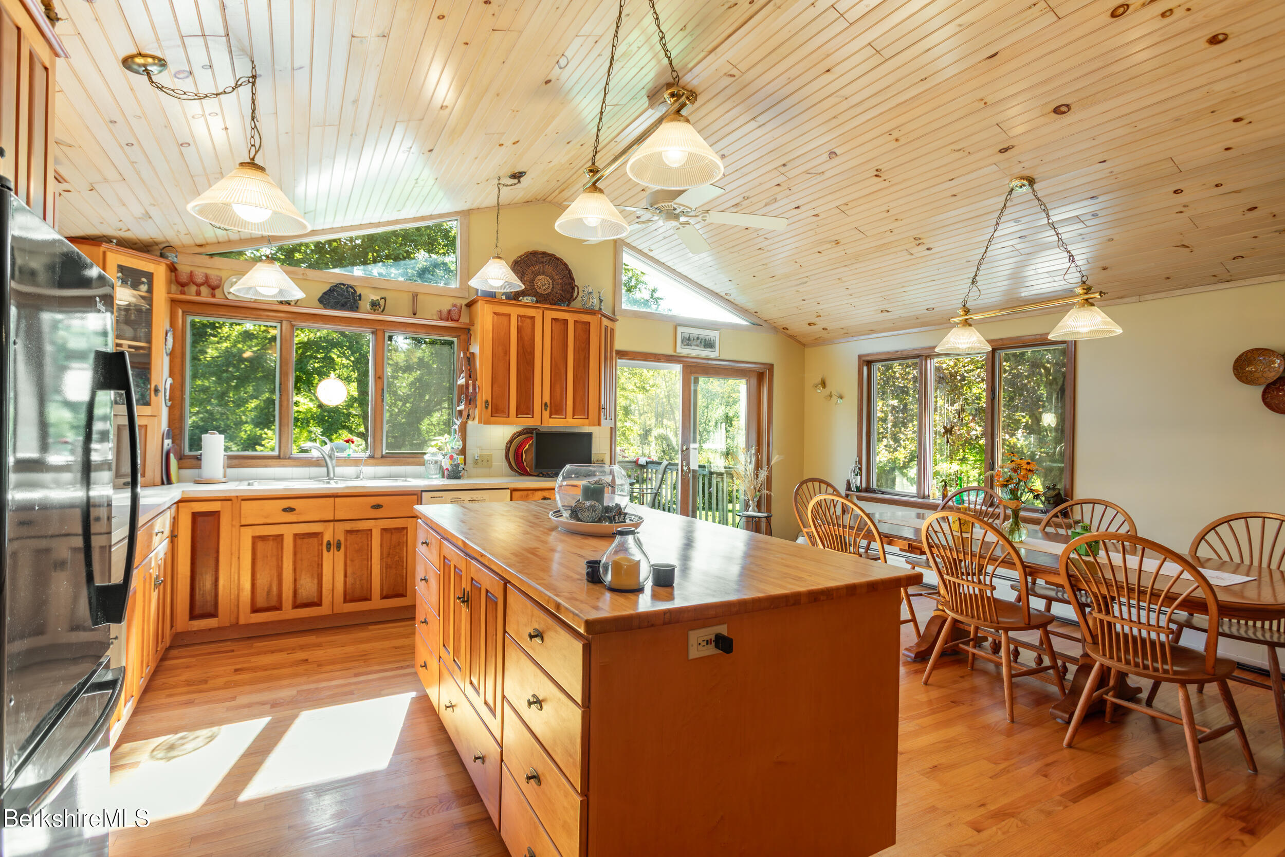 329 Dublin Road Richmond, MA 01201 - Photo 5 of 46 Kitchen