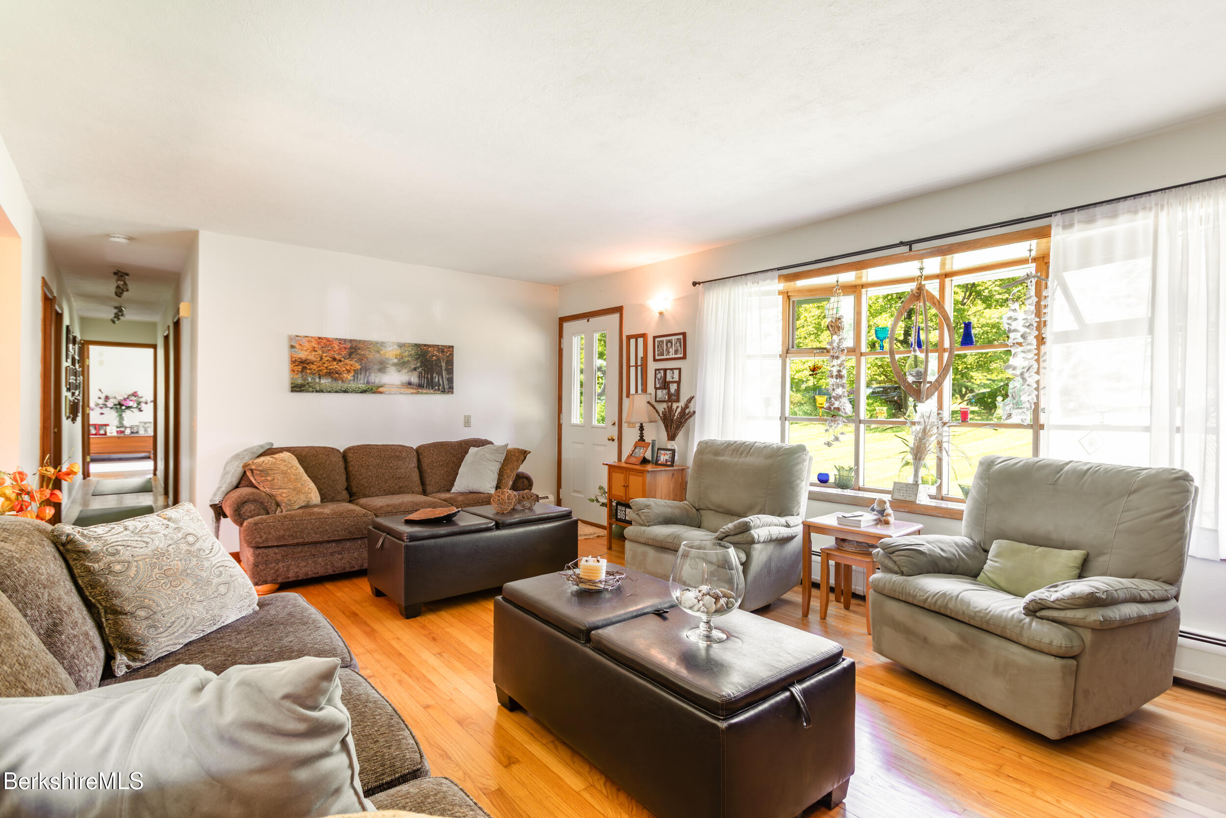 329 Dublin Road Richmond, MA 01201 - Photo 9 of 46 Living Room