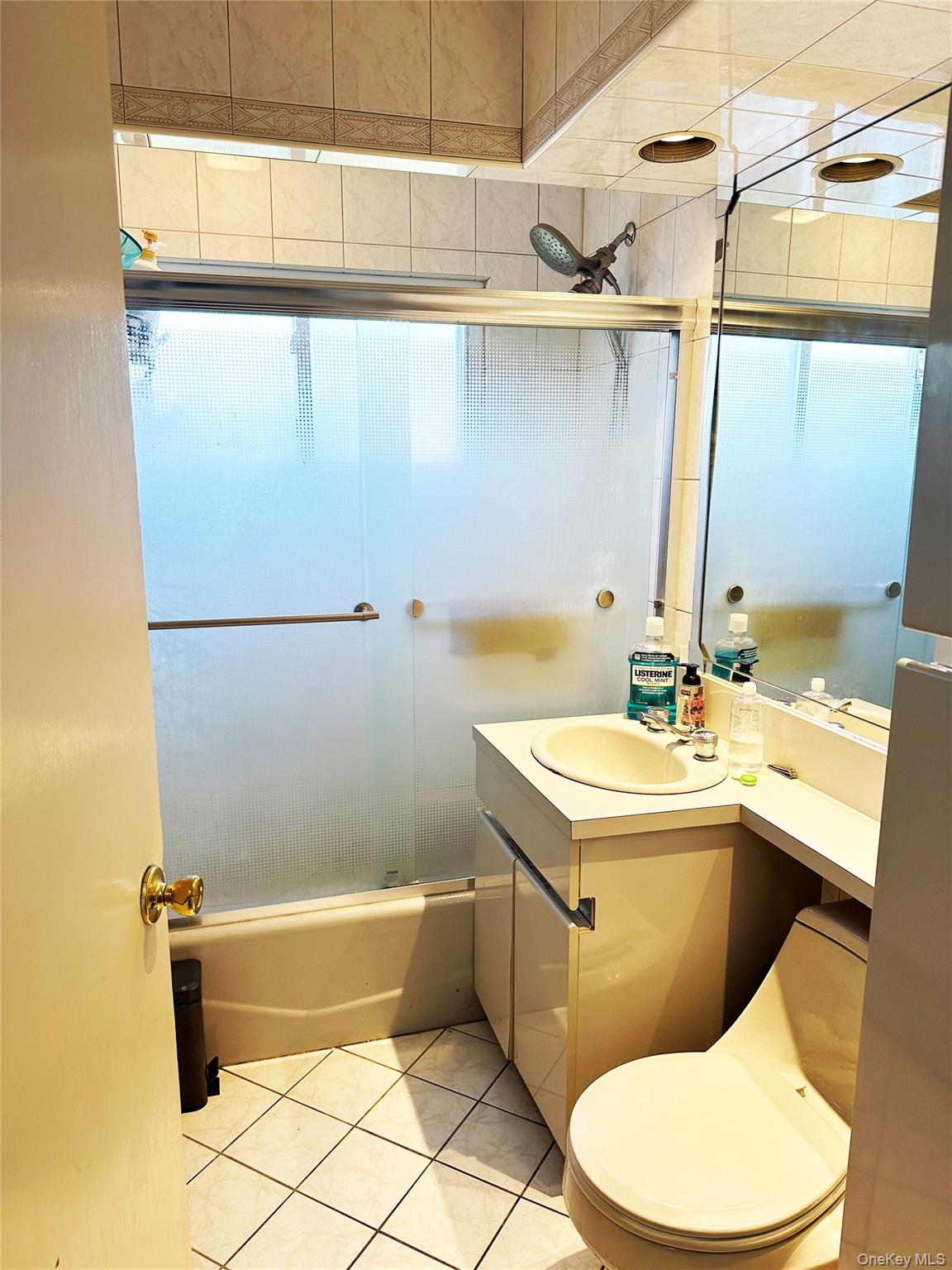 94 Mallard Road Levittown, NY 11756 - Photo 12 of 15