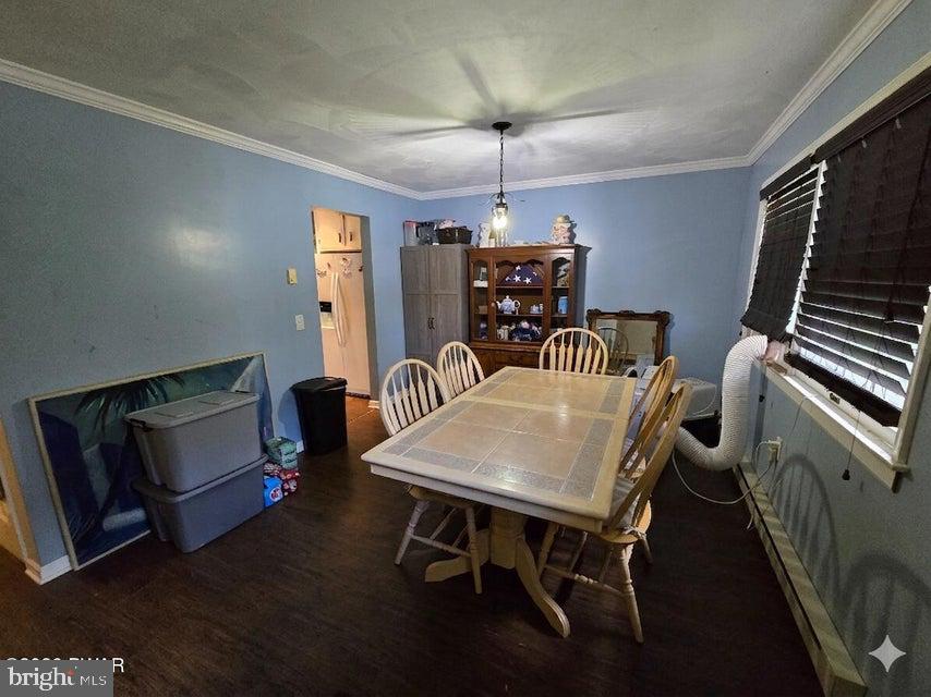 107 Keystone Hls Road, Unit 404 Factoryville, PA 18419 - Photo 26 of 27 Cozy dining space with natural light.