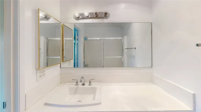 $2,850 | 12157 Moorpark Street, Unit 202, Studio City, CA 91604