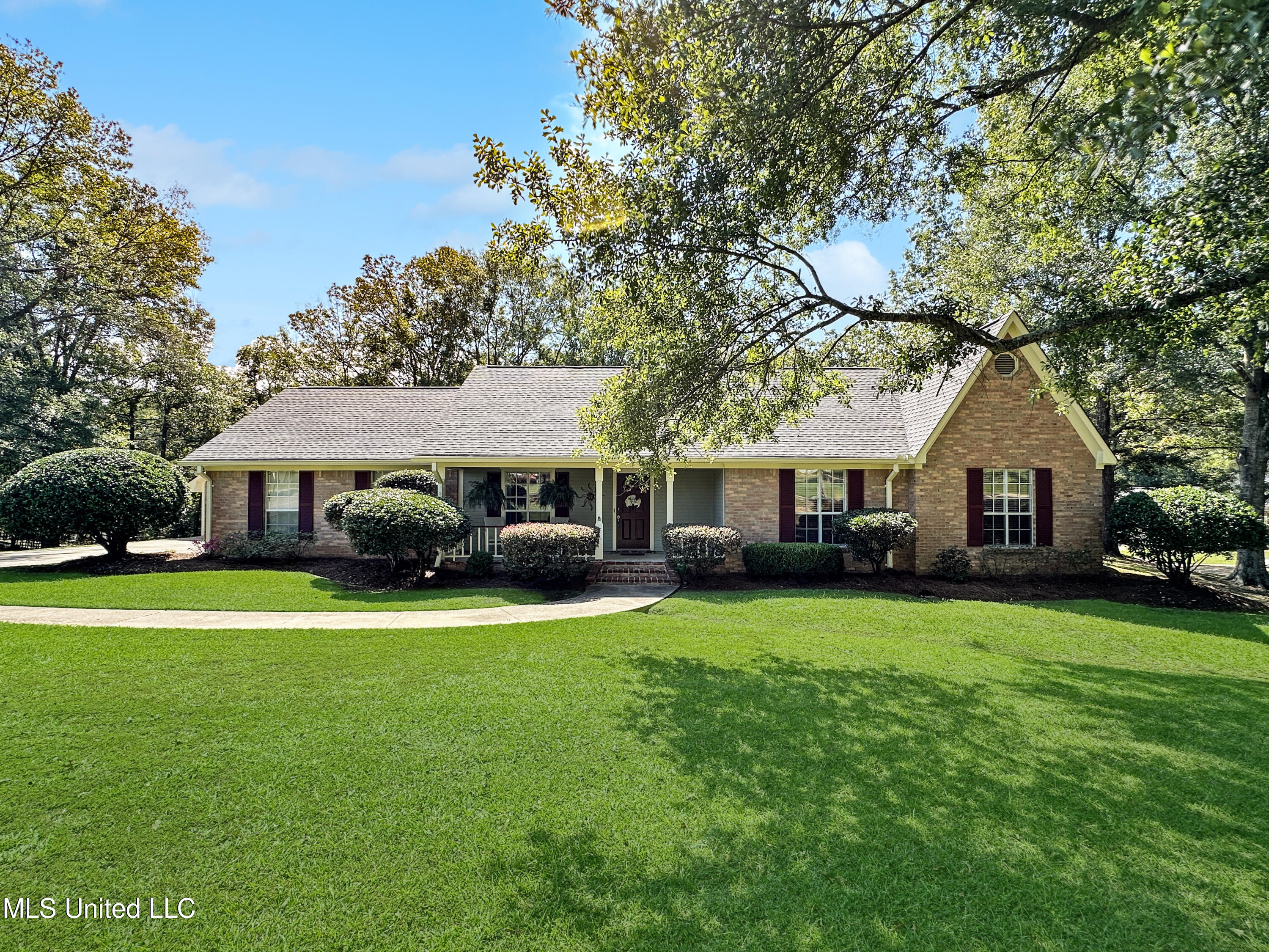 192 McCarty Road Byram, MS 39212 - Photo 1 of 36 front