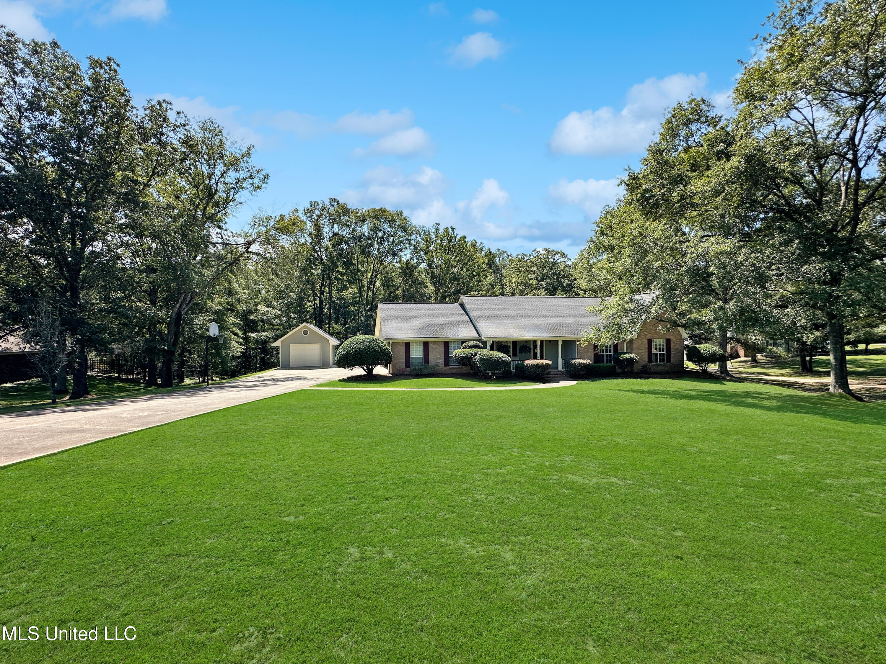 192 McCarty Road Byram, MS 39212 - Photo 2 of 36 c2f9046ede55153e4053755925f0ebbf71a1443b
