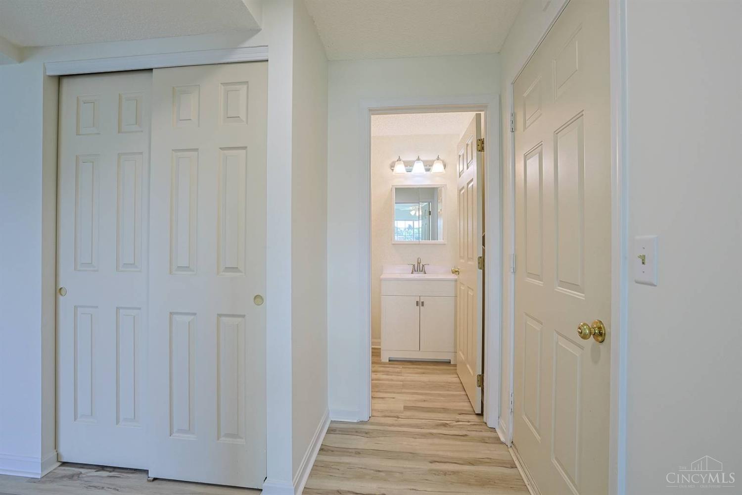 3547 Jessup Road, Unit 3C Cincinnati, OH 45239 - Photo 5 of 27 Gallery Image 5
