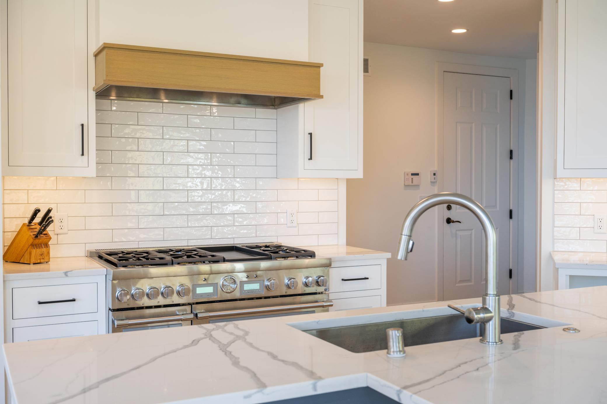 2618 Casco Point Road Orono, MN 55391 - Photo 4 of 15