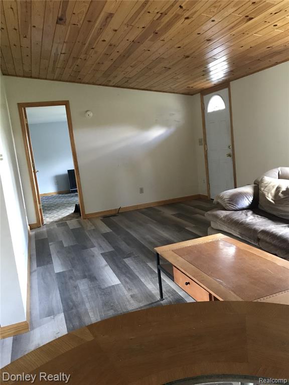 6767 White Creek Road Marlette, MI 48453 - Photo 7 of 11