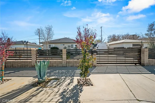 $469,900 | 38870 Foxholm Drive, Palmdale, CA 93551