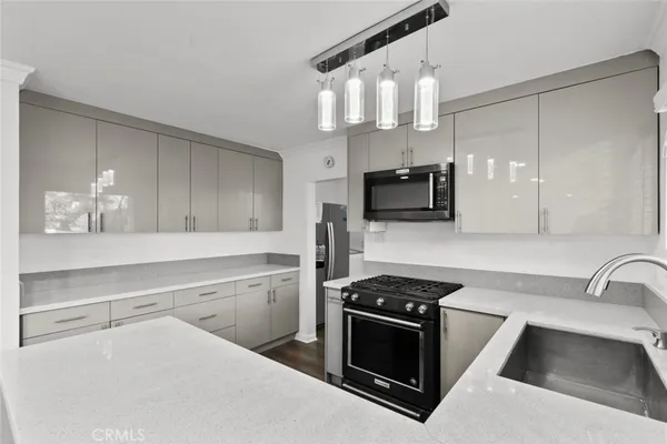 $4,150 | 408 Spencer Street, Unit A, Glendale, CA 91202