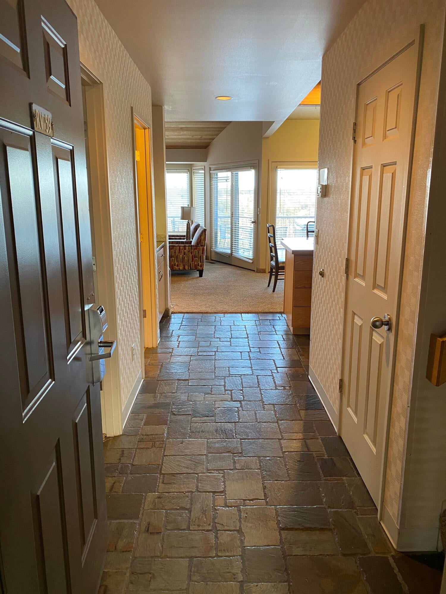 1830 Redtail Hawk Drive, Unit RV59L Redmond, OR 97756 - Photo 4 of 24 IMG_1236
