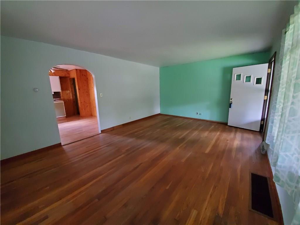 3637 Evergreen Road Pulaski, PA 16143 - Photo 4 of 25