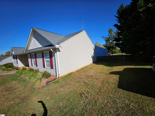 $1,780 | 132 Falcon Ridge Drive, Boiling Springs, SC 29316