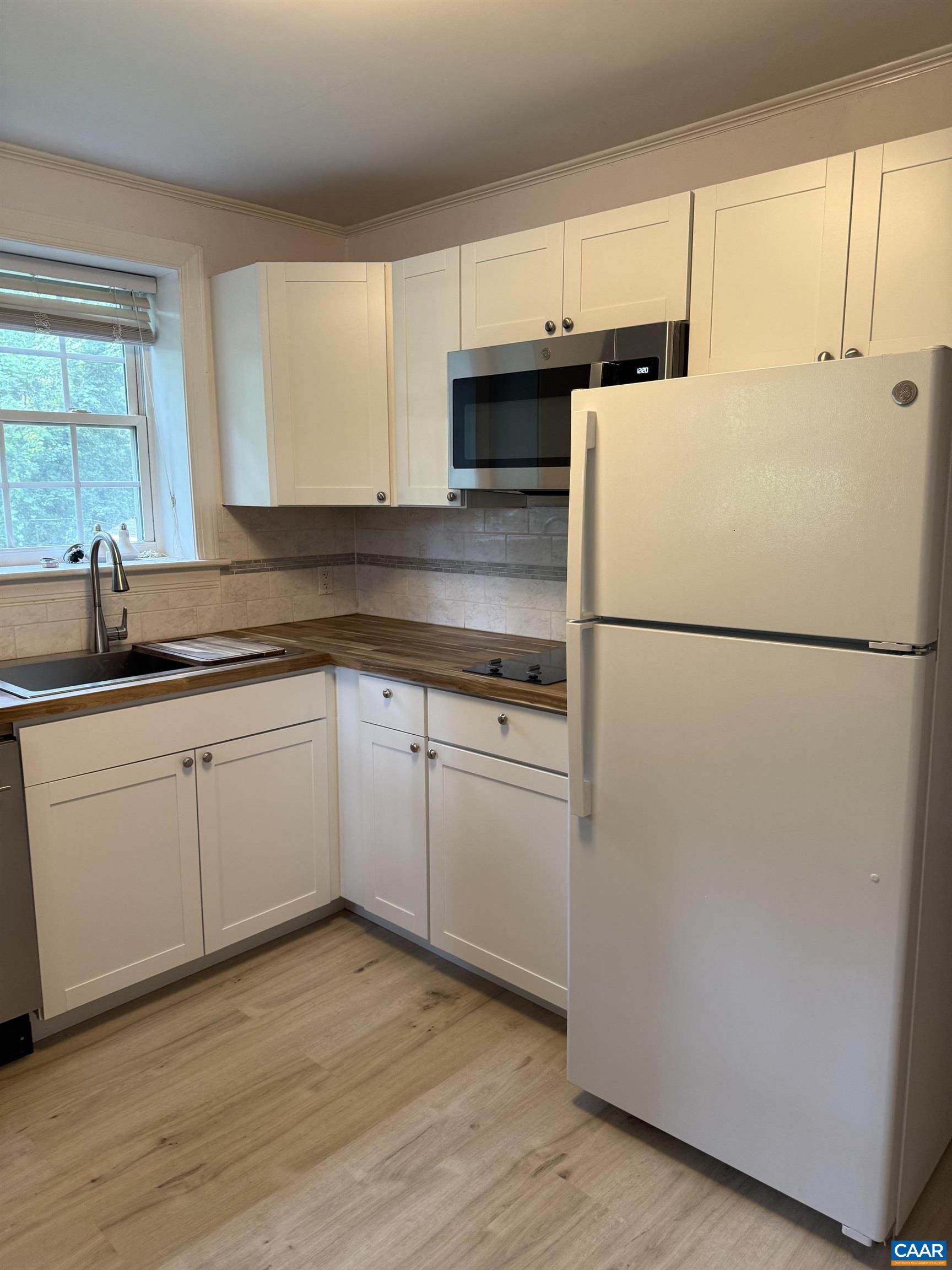 211 Shamrock Road, Unit B Charlottesville, VA 22903 - Photo 3 of 7