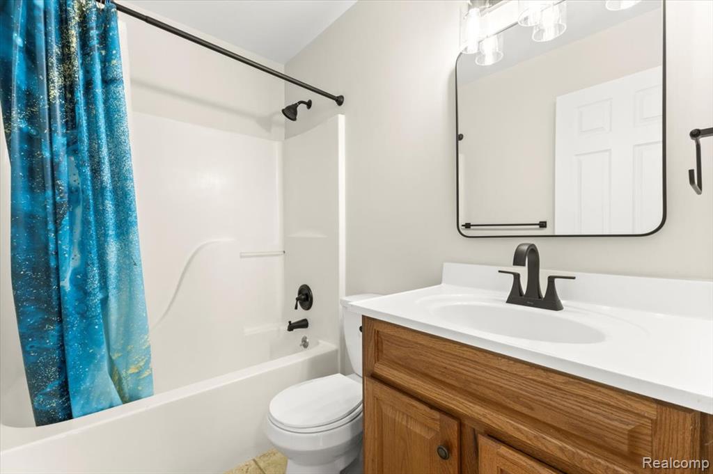 5051 Sashabaw Road Clarkston, MI 48346 - Photo 15 of 31