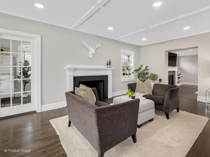 $1,225,000 | 411 West Birchwood Road, Hinsdale, IL 60521