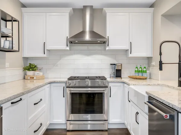 $1,225,000 | 411 West Birchwood Road, Hinsdale, IL 60521