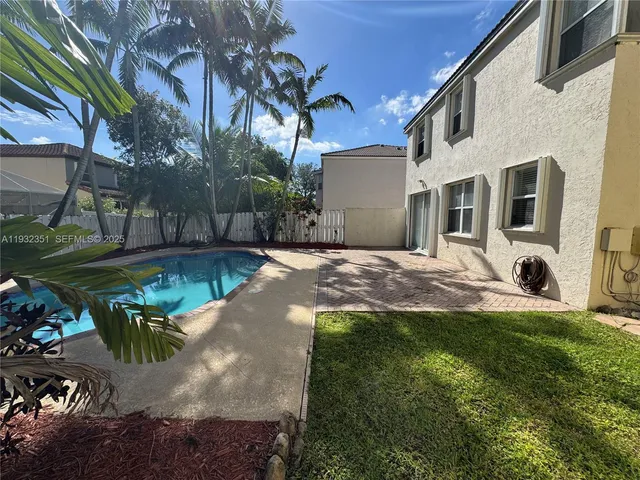 $4,100 | 327 Northwest 159th Avenue, Pembroke Pines, FL 33028