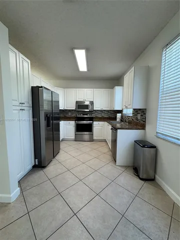 $4,100 | 327 Northwest 159th Avenue, Pembroke Pines, FL 33028