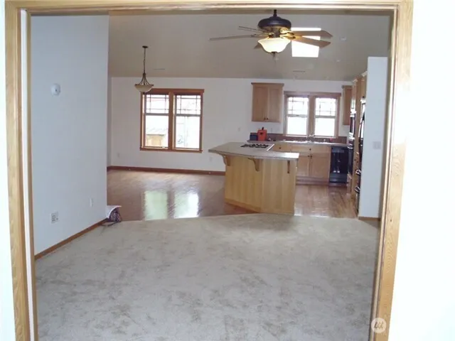 $2,500 | 512 Talbott Street, La Conner, WA 98257