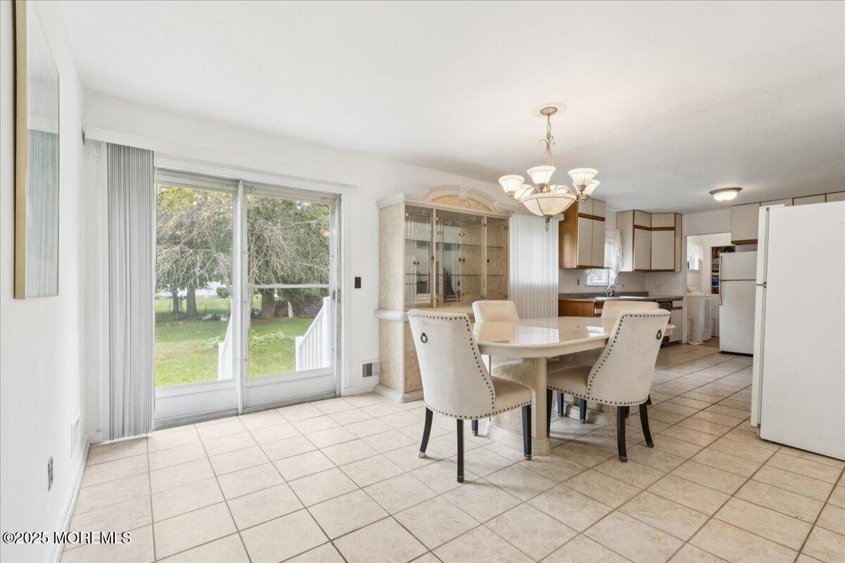 19 Pease Road Manalapan, NJ 07726 - Photo 8 of 20 08-Image-8