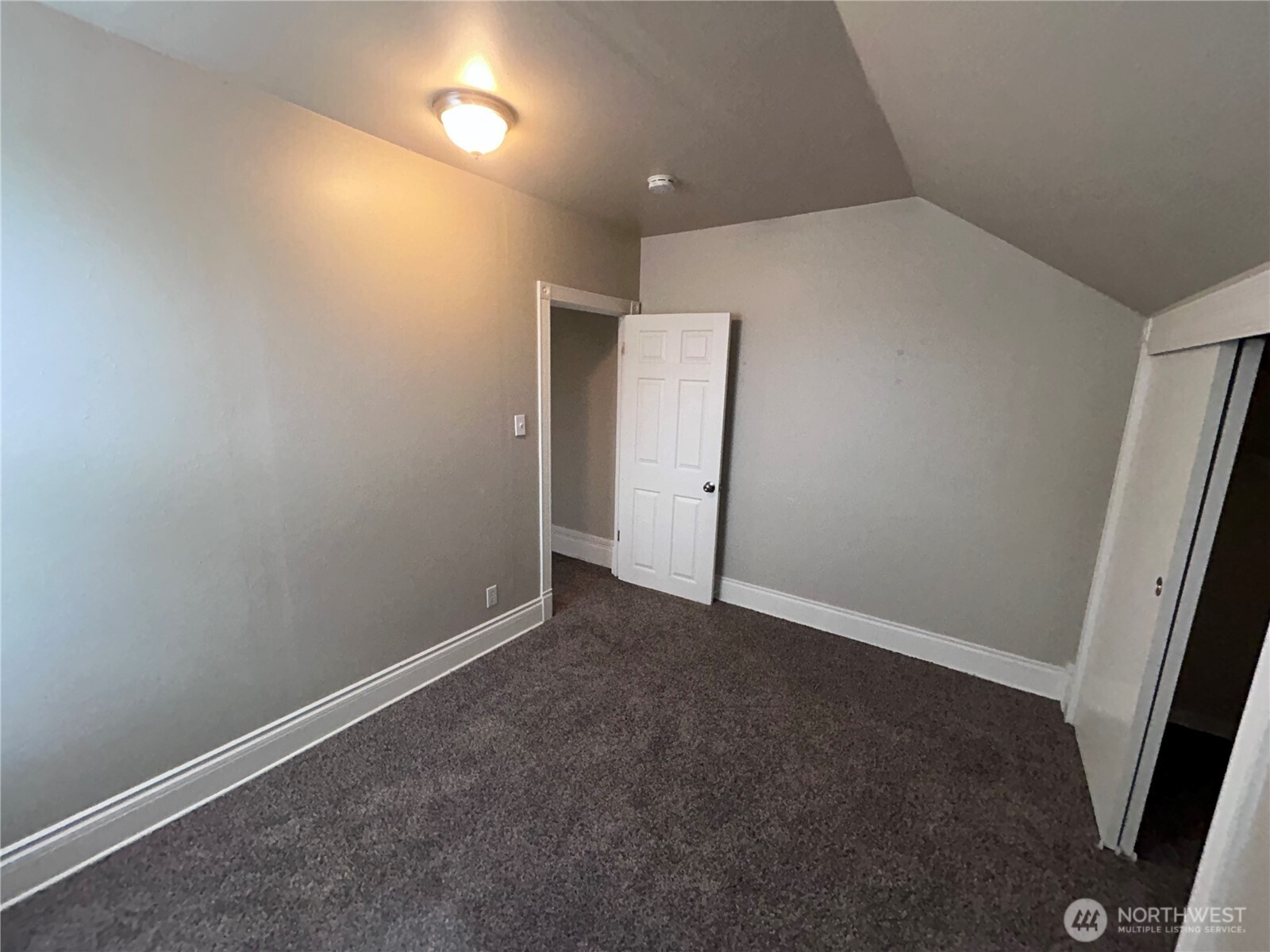2716 South 14th Street Tacoma, WA 98405 - Photo 19 of 28 an empty room with an entryway