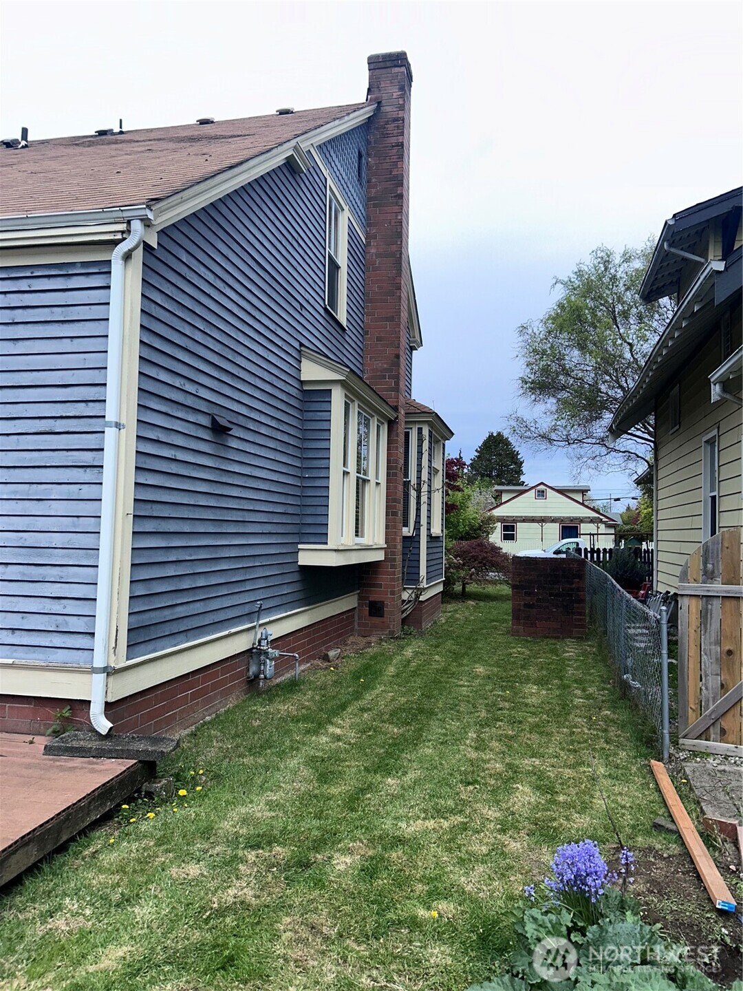 2716 South 14th Street Tacoma, WA 98405 - Photo 24 of 28 a house view with a garden space