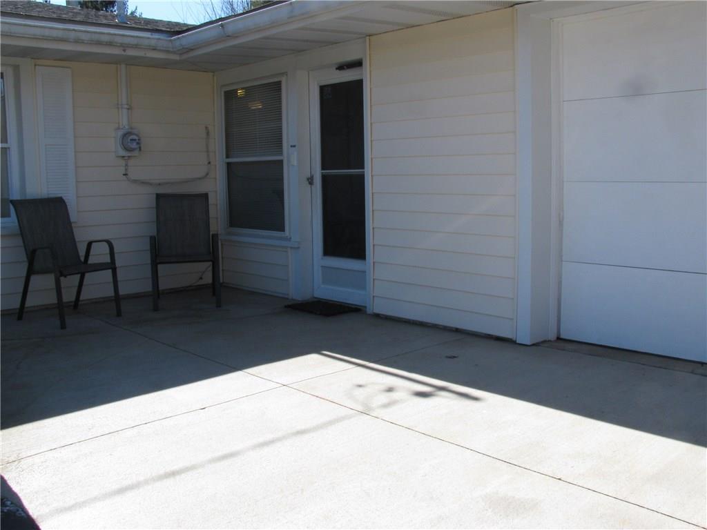 Patio enters into breezeway