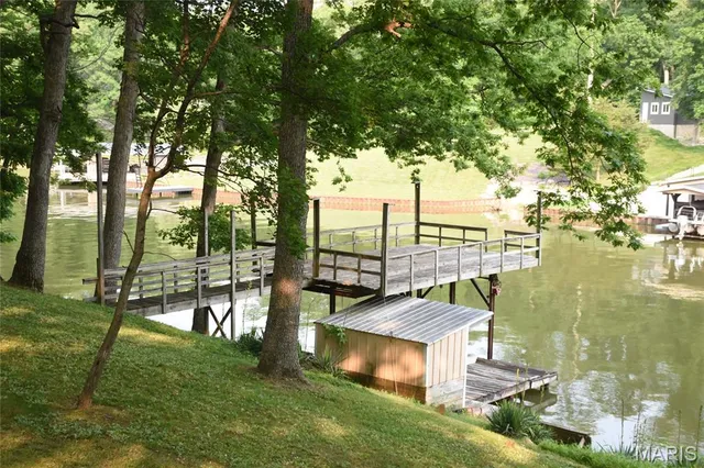 $422,000 | 8404 East Twin Oaks Drive, Effingham, IL 62401